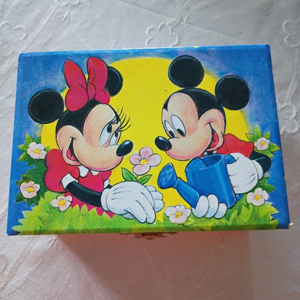Disney Mickey's Stuff For Kids KreislerJewelry Music Box,"Every Day Is Beautiful